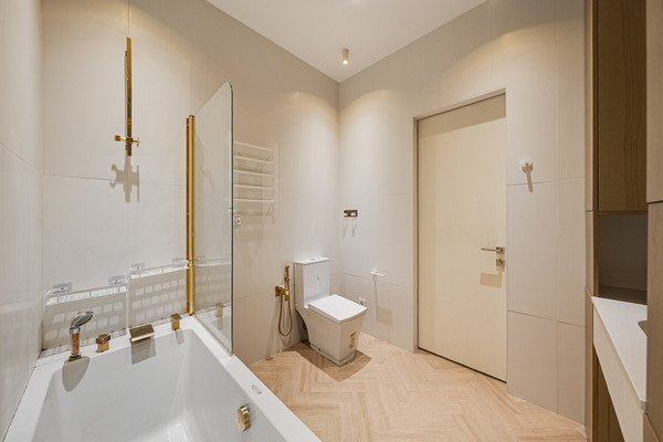 Продам трехкомнатную (3-комн.) квартиру, Братьев Весниных б-р, 2, Москва г
