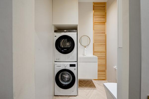 Продам трехкомнатную (3-комн.) квартиру, Братьев Весниных б-р, 2, Москва г