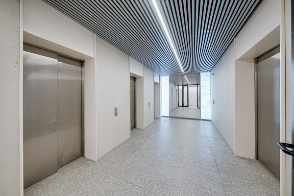 Продам трехкомнатную (3-комн.) квартиру, Братьев Весниных б-р, 2, Москва г