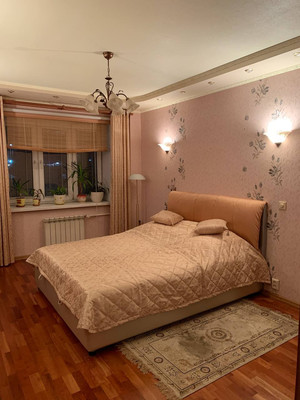 Продам трехкомнатную (3-комн.) квартиру, Сизова пр-кт, 12ак1, Санкт-Петербург г