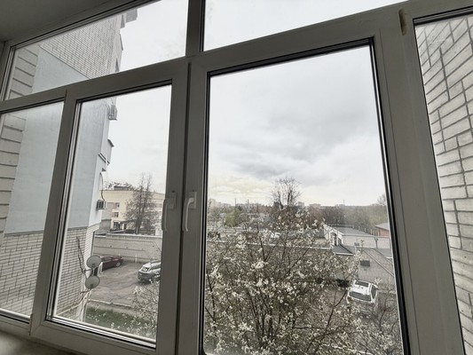 Продам трехкомнатную (3-комн.) квартиру, 7-я Линия ул, 15, Брянск г