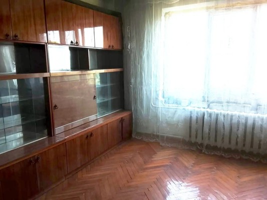 Продам трехкомнатную (3-комн.) квартиру, Пионерская ул, 374кА, Майкоп г