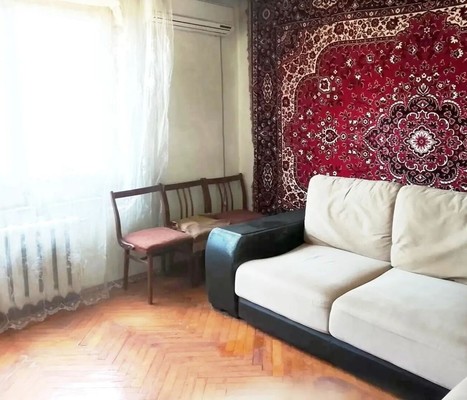 Продам трехкомнатную (3-комн.) квартиру, Пионерская ул, 374кА, Майкоп г