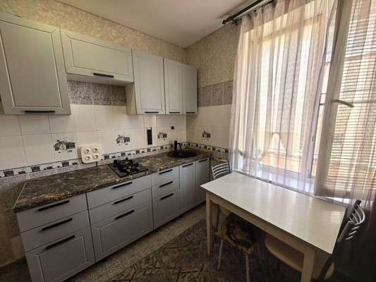 Продам двухкомнатную (2-комн.) квартиру, Полетаева ул, 15, Туапсе г
