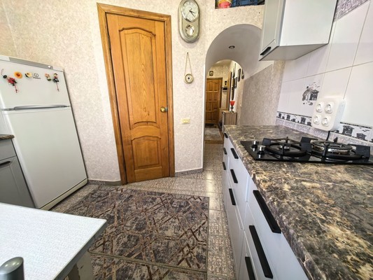 Продам двухкомнатную (2-комн.) квартиру, Полетаева ул, 15, Туапсе г