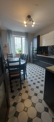 Продам трехкомнатную (3-комн.) квартиру, Петровский б-р, 11к2, Мурино п