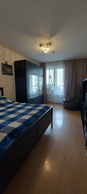 Продам трехкомнатную (3-комн.) квартиру, Петровский б-р, 11к2, Мурино п