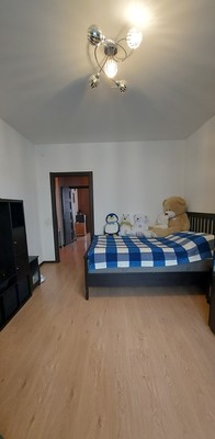 Продам трехкомнатную (3-комн.) квартиру, Петровский б-р, 11к2, Мурино п