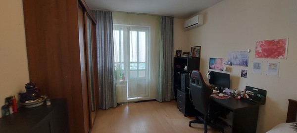 Продам трехкомнатную (3-комн.) квартиру, Петровский б-р, 11к2, Мурино п