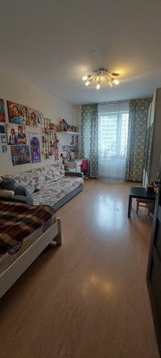 Продам трехкомнатную (3-комн.) квартиру, Петровский б-р, 11к2, Мурино п