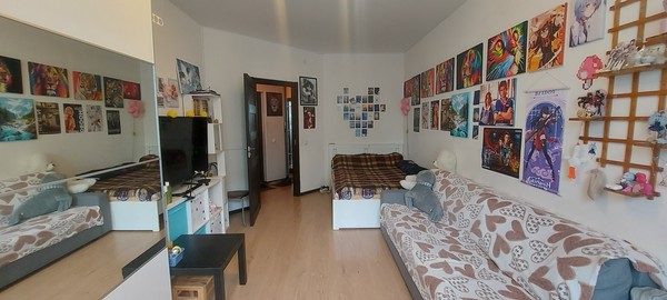 Продам трехкомнатную (3-комн.) квартиру, Петровский б-р, 11к2, Мурино п