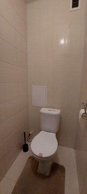 Продам трехкомнатную (3-комн.) квартиру, Петровский б-р, 11к2, Мурино п