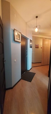 Продам трехкомнатную (3-комн.) квартиру, Петровский б-р, 11к2, Мурино п