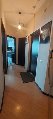 Продам трехкомнатную (3-комн.) квартиру, Петровский б-р, 11к2, Мурино п