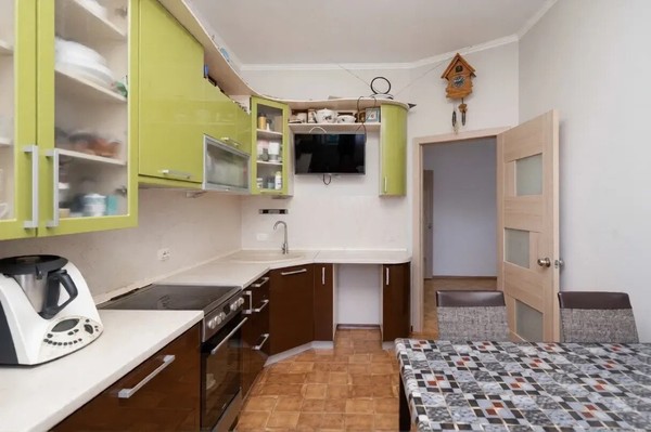 Продам двухкомнатную (2-комн.) квартиру, Промышленная ул, 13к2, Ханты-Мансийск г