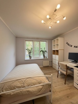 Продам трехкомнатную (3-комн.) квартиру, Инициативная ул, 10к1, Москва г