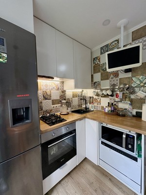 Продам трехкомнатную (3-комн.) квартиру, Инициативная ул, 10к1, Москва г