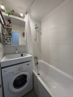 Продам трехкомнатную (3-комн.) квартиру, Инициативная ул, 10к1, Москва г