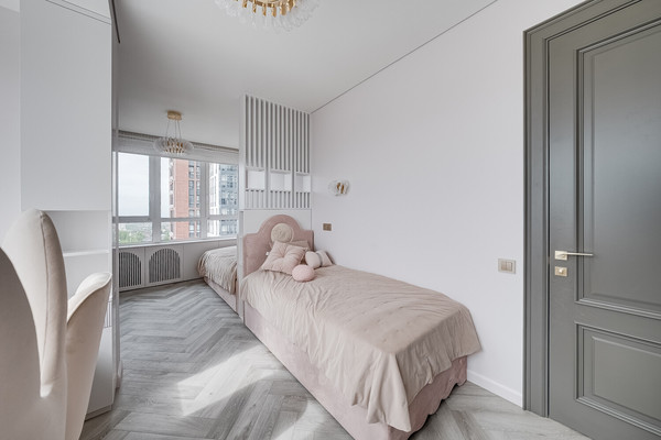 Продам многокомнатную квартиру, Бартеневская ул, 18к2, Москва г