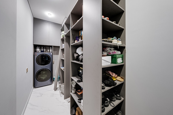 Продам многокомнатную квартиру, Бартеневская ул, 18к2, Москва г