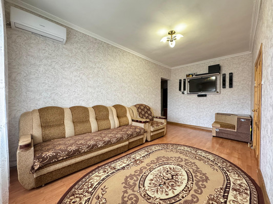Продам трехкомнатную (3-комн.) квартиру, Мусукаева ул, 28, Нальчик г