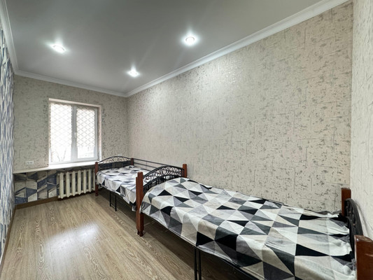 Продам трехкомнатную (3-комн.) квартиру, Мусукаева ул, 28, Нальчик г
