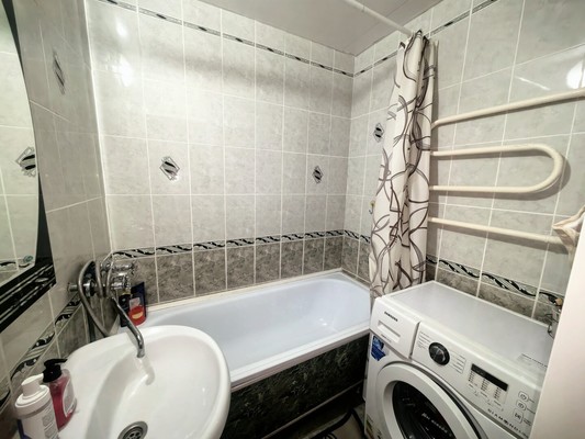 Продам трехкомнатную (3-комн.) квартиру, Советская ул, 247, Нарткала г