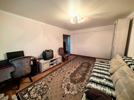 Продам трехкомнатную (3-комн.) квартиру, Кабардинская ул, 62, Нарткала г