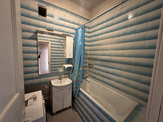 Продам трехкомнатную (3-комн.) квартиру, Трофимова ул, 31, Москва г