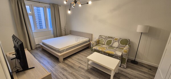 Продам однокомнатную (1-комн.) квартиру, Кременчугская ул, 5к3, Москва г