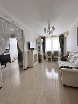 Продам трехкомнатную (3-комн.) квартиру, Дзержинского пр-кт, 230, Новороссийск г