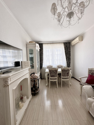 Продам трехкомнатную (3-комн.) квартиру, Дзержинского пр-кт, 230, Новороссийск г