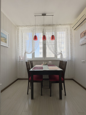 Продам трехкомнатную (3-комн.) квартиру, Дзержинского пр-кт, 230, Новороссийск г