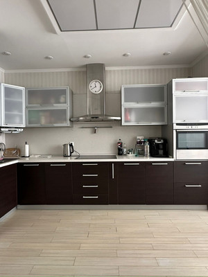 Продам трехкомнатную (3-комн.) квартиру, Дзержинского пр-кт, 230, Новороссийск г