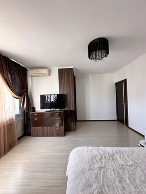 Продам трехкомнатную (3-комн.) квартиру, Дзержинского пр-кт, 230, Новороссийск г