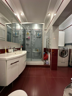 Продам трехкомнатную (3-комн.) квартиру, Дзержинского пр-кт, 230, Новороссийск г