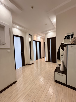 Продам трехкомнатную (3-комн.) квартиру, Дзержинского пр-кт, 230, Новороссийск г