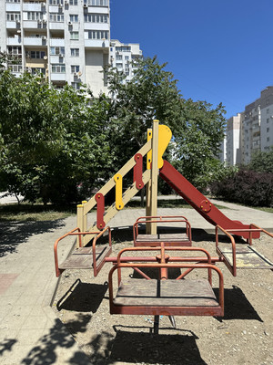 Продам трехкомнатную (3-комн.) квартиру, Дзержинского пр-кт, 230, Новороссийск г