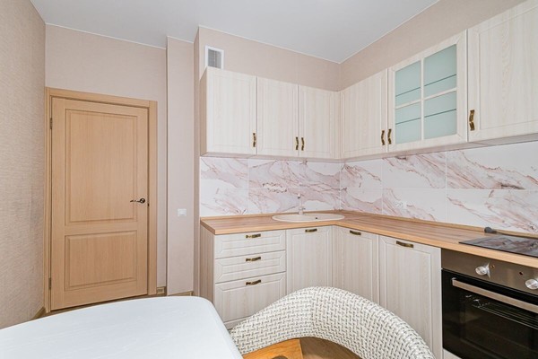 Продам двухкомнатную (2-комн.) квартиру, Закаменский мкр, 16, Новосибирск г
