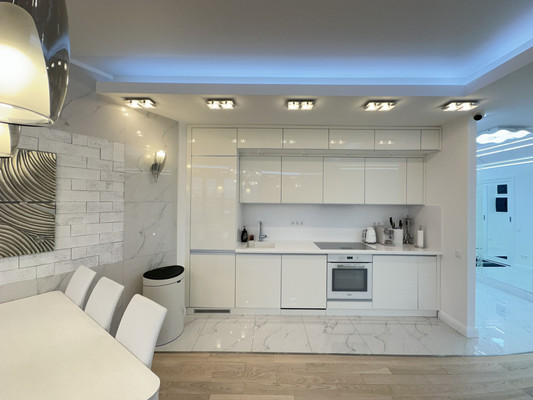 Продам трехкомнатную (3-комн.) квартиру, Мосфильмовская ул, 74кБ, Москва г