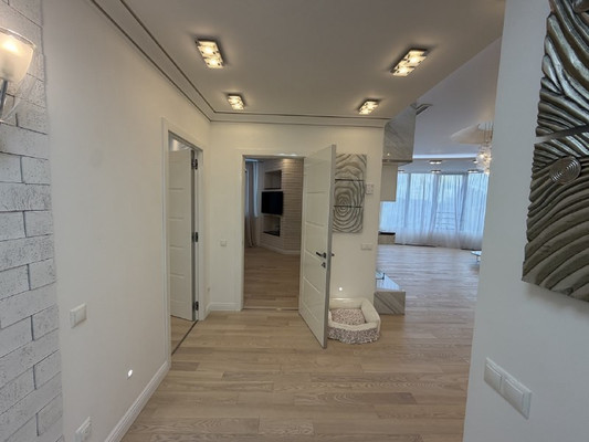 Продам трехкомнатную (3-комн.) квартиру, Мосфильмовская ул, 74кБ, Москва г