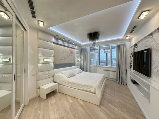 Продам трехкомнатную (3-комн.) квартиру, Мосфильмовская ул, 74кБ, Москва г