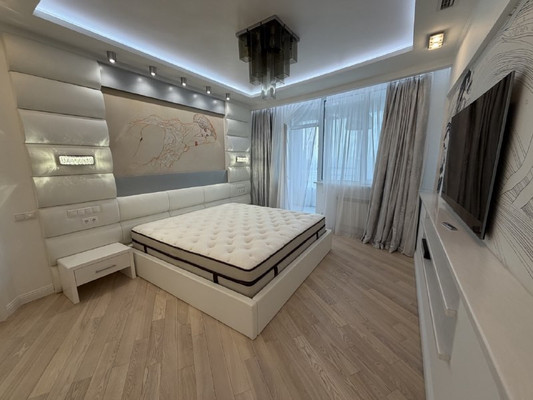 Продам трехкомнатную (3-комн.) квартиру, Мосфильмовская ул, 74кБ, Москва г