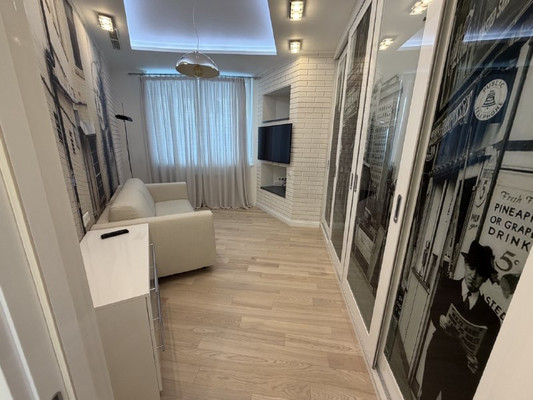 Продам трехкомнатную (3-комн.) квартиру, Мосфильмовская ул, 74кБ, Москва г