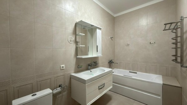 Продам трехкомнатную (3-комн.) квартиру, Тлостанова ул, 16, Нальчик г
