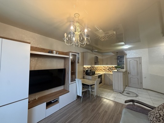 Продам двухкомнатную (2-комн.) квартиру, Донская ул, 49, Симферополь г