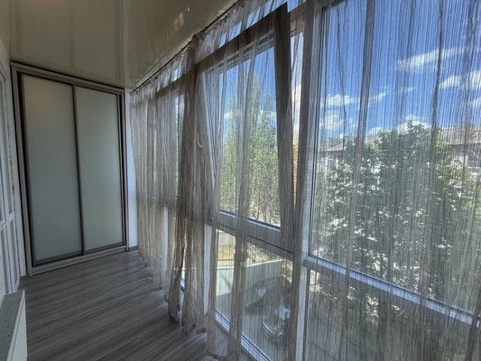 Продам двухкомнатную (2-комн.) квартиру, Донская ул, 49, Симферополь г