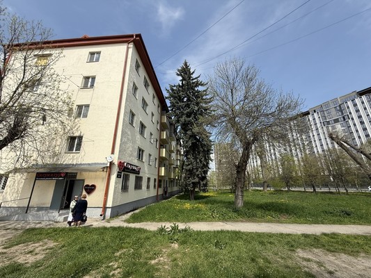 Продам трехкомнатную (3-комн.) квартиру, Пачева ул, 28, Нальчик г