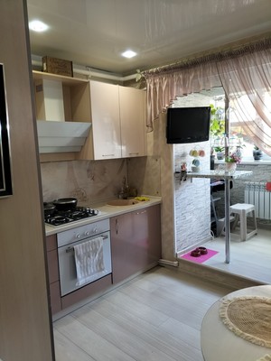 Продам двухкомнатную (2-комн.) квартиру, С.Жилина ул, 5, Медведево пгт