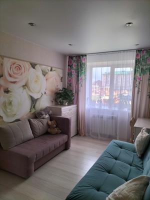 Продам двухкомнатную (2-комн.) квартиру, С.Жилина ул, 5, Медведево пгт